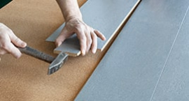 Укладка замковых пробковых напольных покрытий