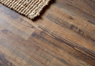 Крафтовая гостиная с солнечной кухней