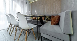 КУХНЯ С ПРОБКОВОЙ СТОЛОВОЙ