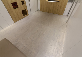 Гостиная под деревянной волной