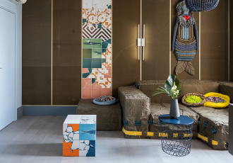 Плащ-палатка над плиточным небом