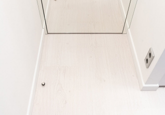 Яркая спальня для молодой семьи