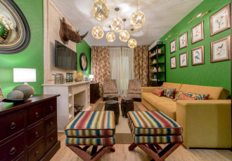 Зеленая гостиная с носорогом