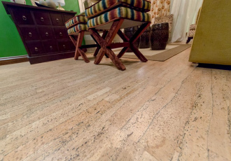 Зеленая гостиная с носорогом