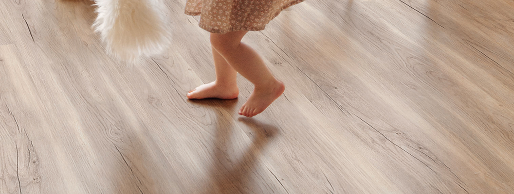 viniloviy pol dlya detskoi komnaty